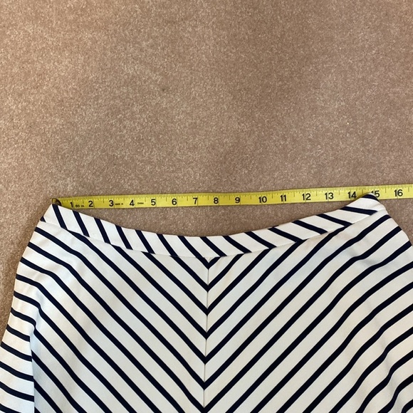 Lands’ End stretchy blue and white chevron  stripe. Knee lengt… - Picture 5 of 7